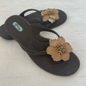 Flat Women’s sandals